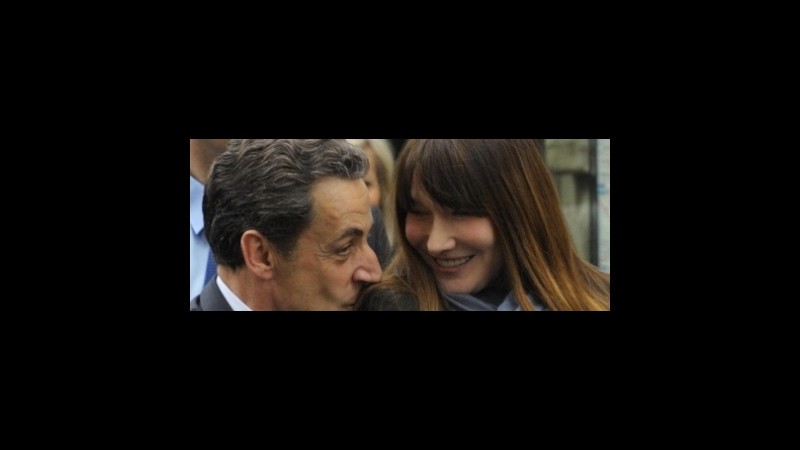 Francia, Sarkozy lascia l’Eliseo: la separazione da Carla Bruni a 10,00