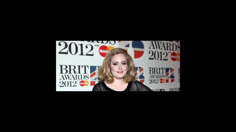 Musica, Adele supera “Thriller”: raggiungere i Queen tra i dischi più venduti in Uk a 1,67