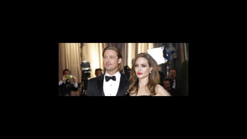 Pitt-Aniston sposi a distanza, in lavagna chi dirà “sì” per primo
