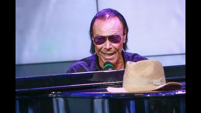 Musica, aperte prevendite per live Venditti di maggio