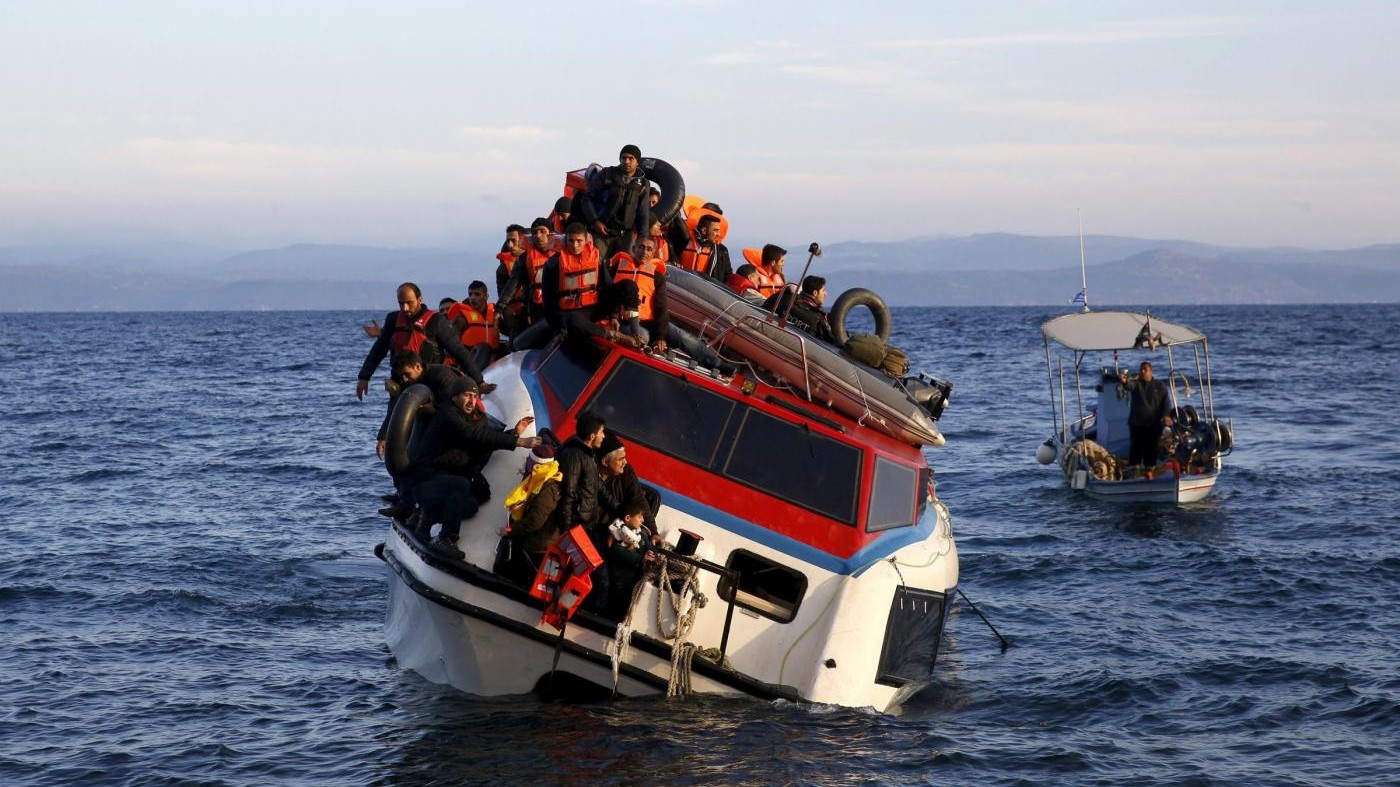 Migranti, naufragio nell’Egeo: 24 morti, 10 sono bimbi