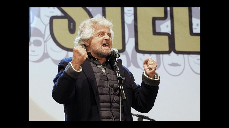M5S, ideologo Becchi lascia: Grillo ologramma, Movimento è stampella Renzi