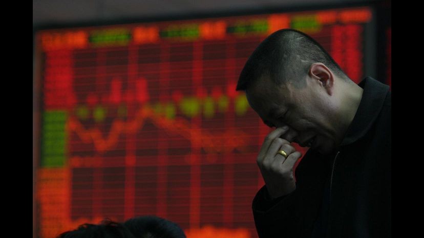 Cina, compagnie annunciano stop volontario vendita azioni