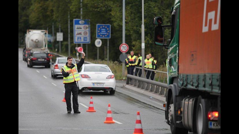 Migranti, Danimarca e Svezia reintroducono i controlli alle frontiere