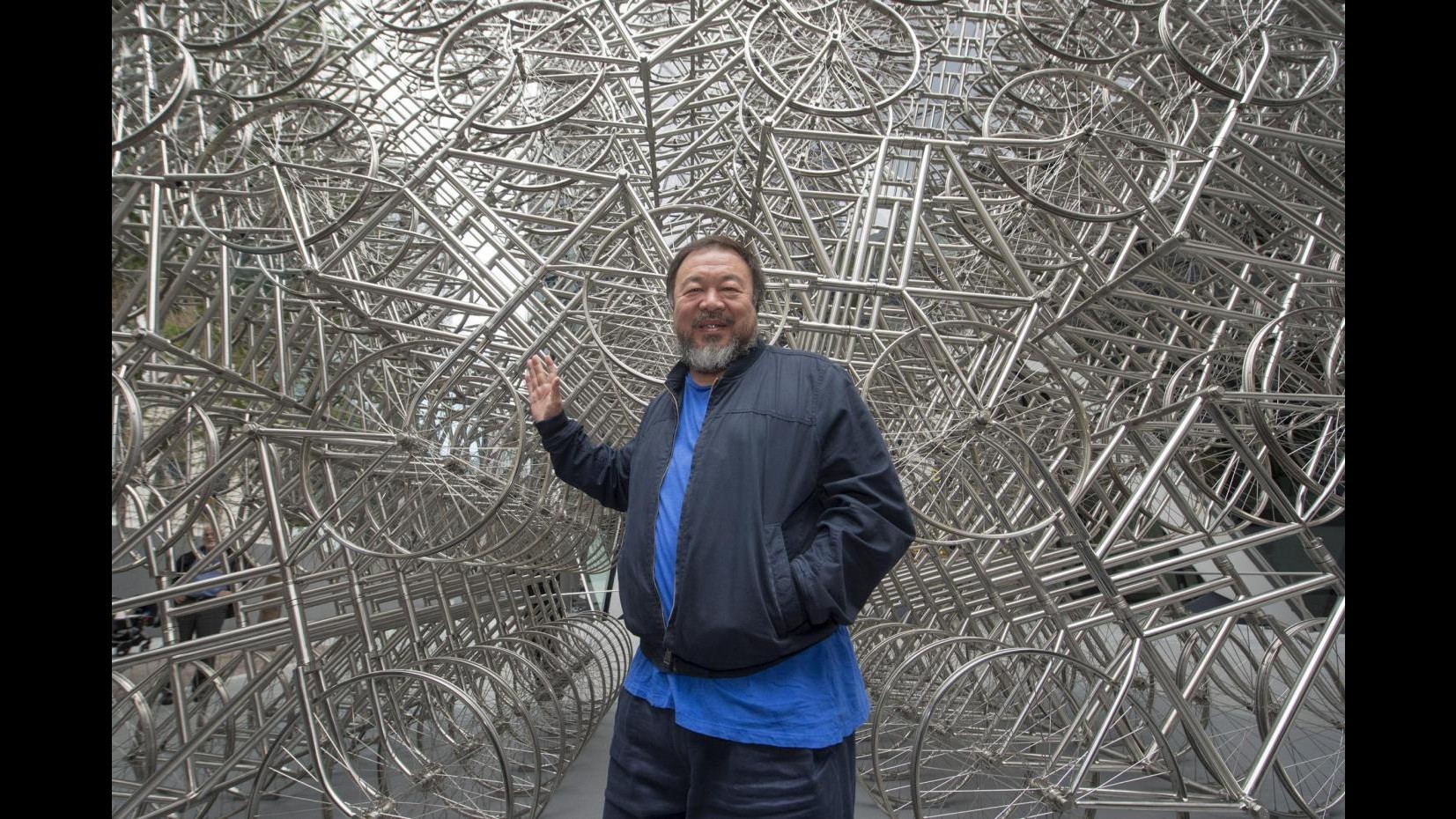 Migranti, Ai Weiwei apre laboratorio a Lesbo: Attenzione su crisi