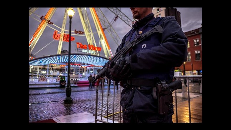 Capodanno, Bruxelles cancella fuochi d’artificio per rischio attacchi