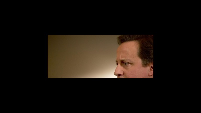 Uk, scandalo sessuale travolge Lib-Dem: l’addio di Nick Clegg a 2,75
