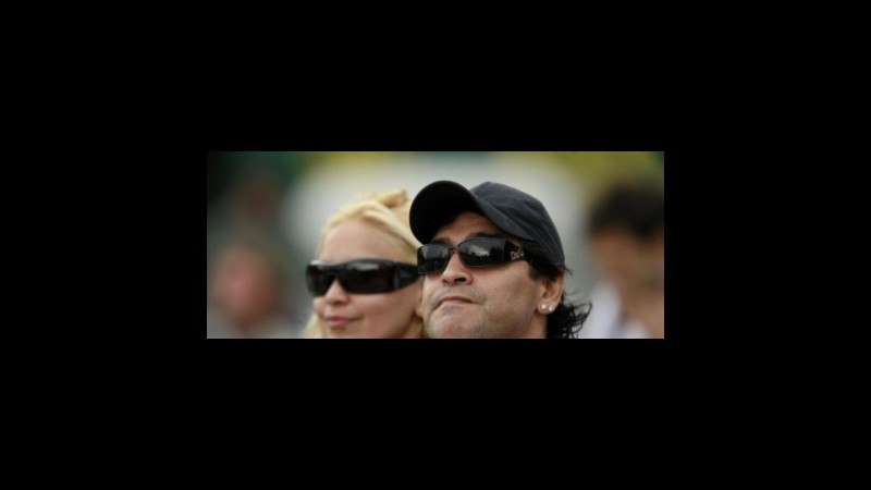 Maradona torna in Italia, per i bookie non incontrerà Diego Jr.
