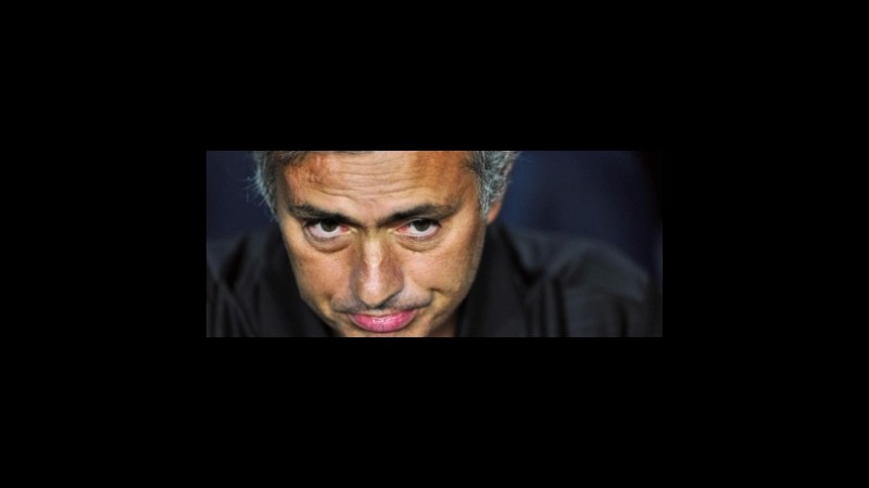Mourinho flop, una stagione senza trofei si gioca a 2,10