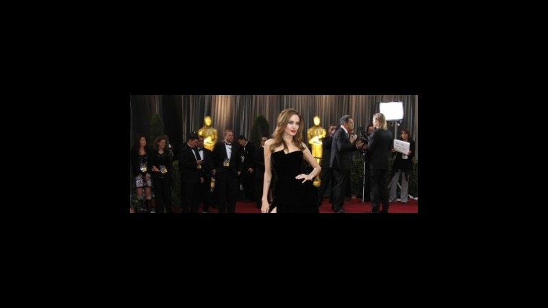 Angelina Jolie, all’asta lo scatto di David LaChapelle: per i bookie vale tra i 30 e i 35 mila euro