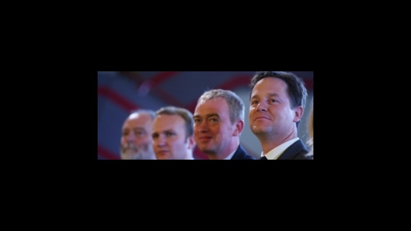 Gb, Chris Huhne lascia: i bookie puntano su Tim Farron per il dopo-Clegg