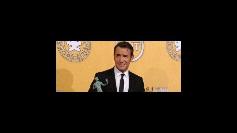 Oscar 2012: locandina scandalo per Dujardin, per i bookie statuetta a rischio