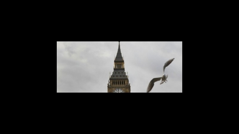 Gb: Labour avanti nei sondaggi, ma i bookie votano Tories