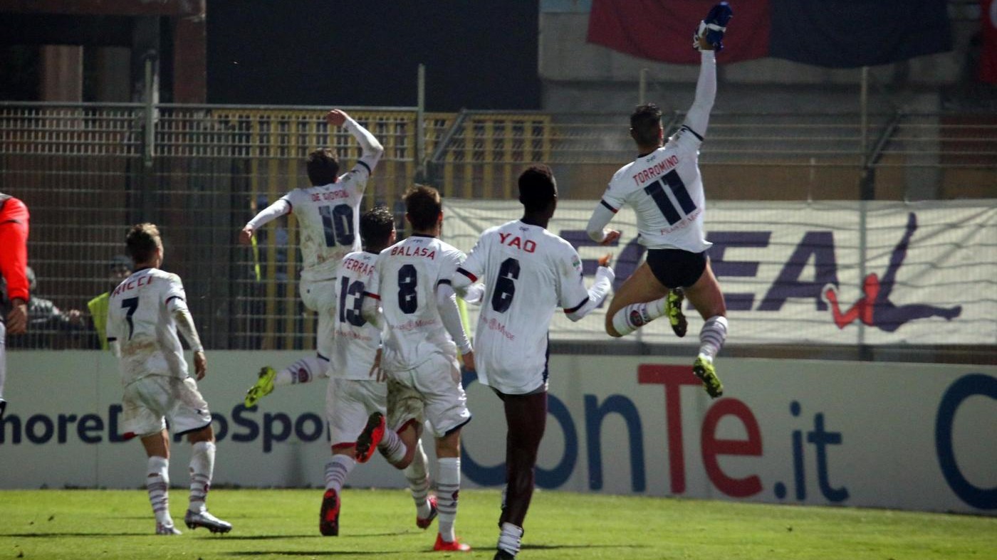 Crotone supera a fatica il Como con rete di Budimir