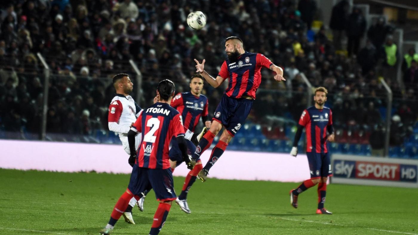 Crotone travolge Cagliari: 3-1 allo ‘Scida’