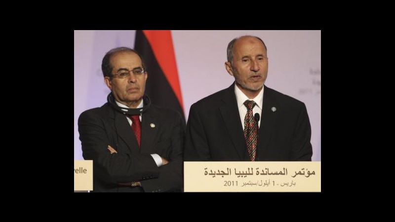 Cnt annuncia nuovo governo libico, Nato: Mettere al sicuro armi raìs
