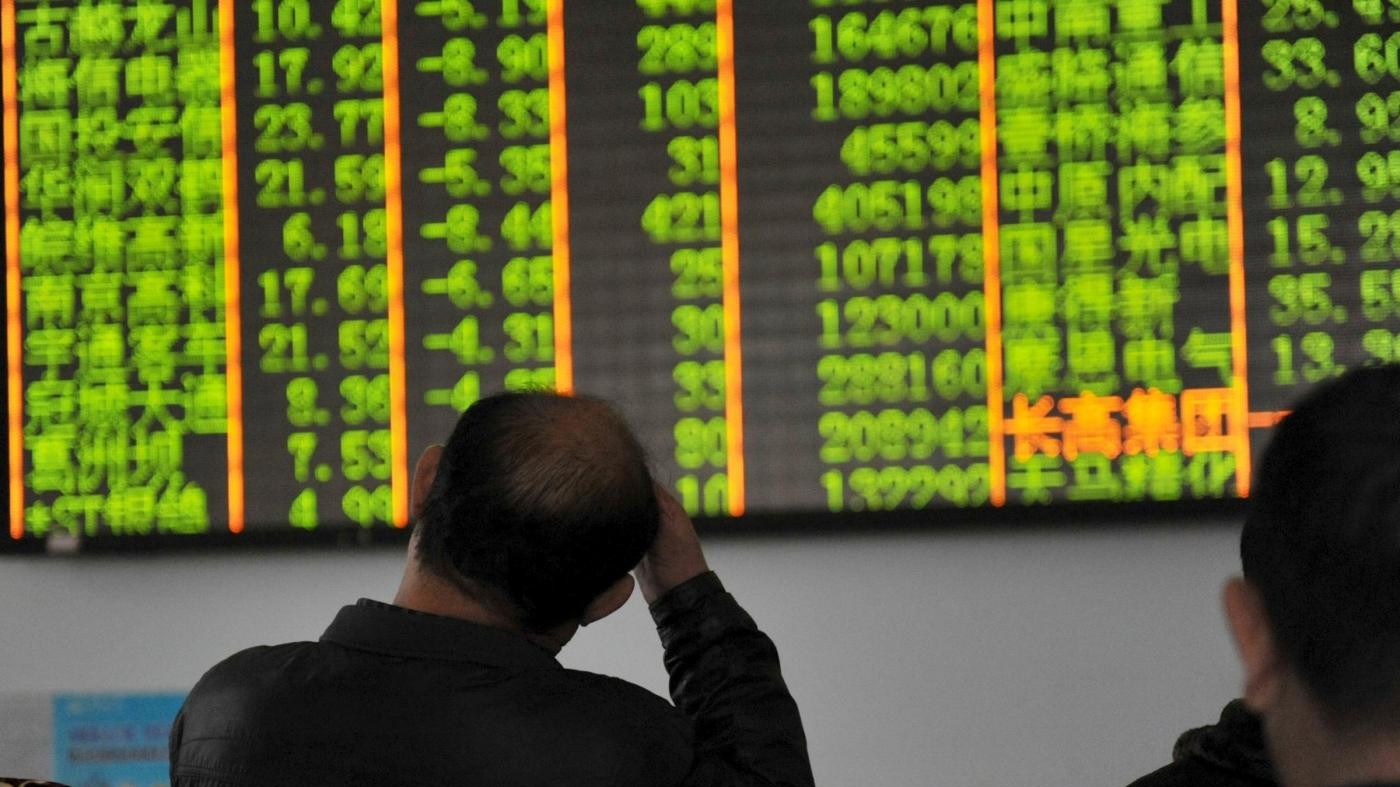 Borsa, Cina spaventa ancora mercati, Ue recupera nel finale