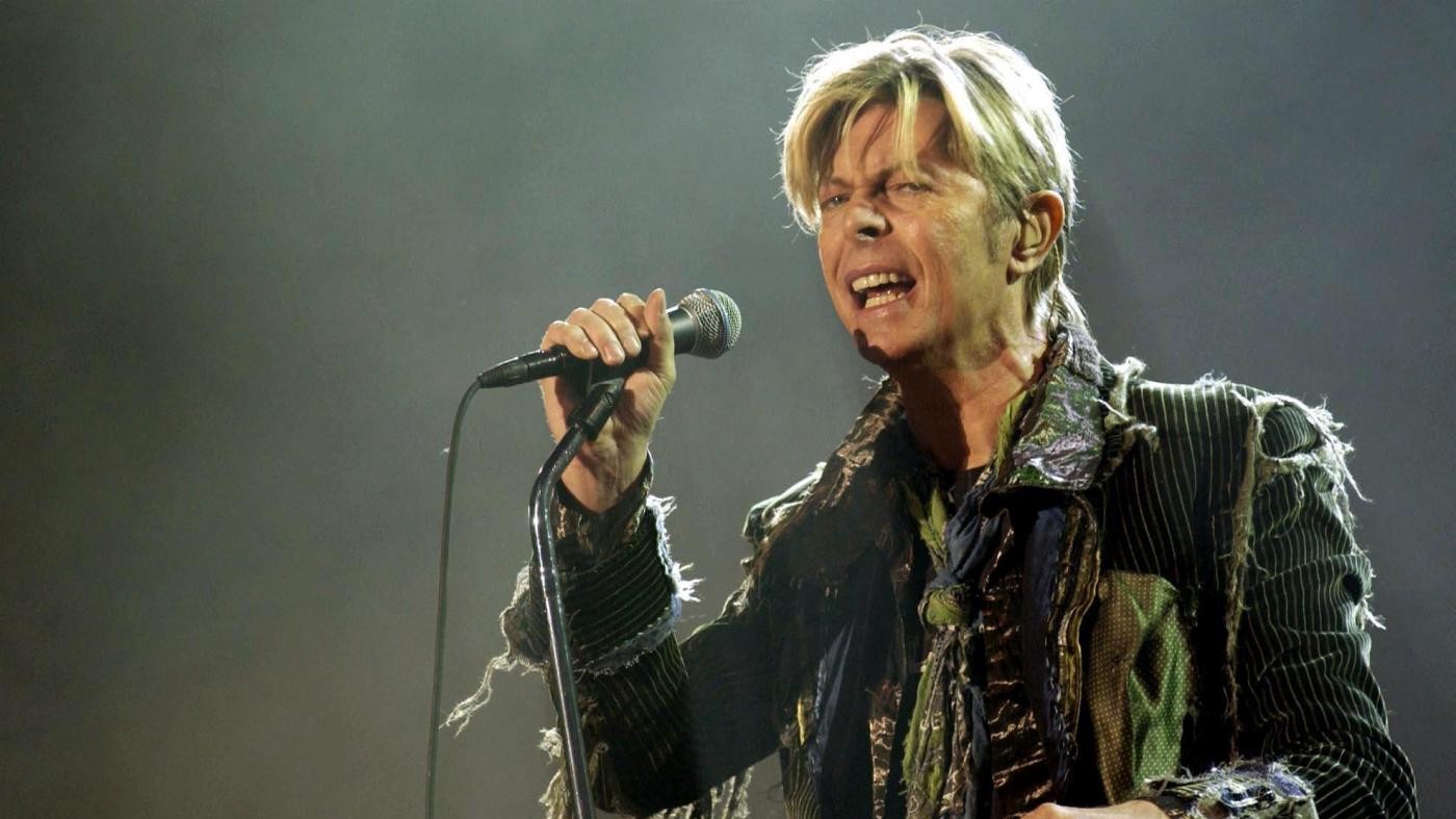 David Bowie compie 69 anni e si regala ‘Blackstar’