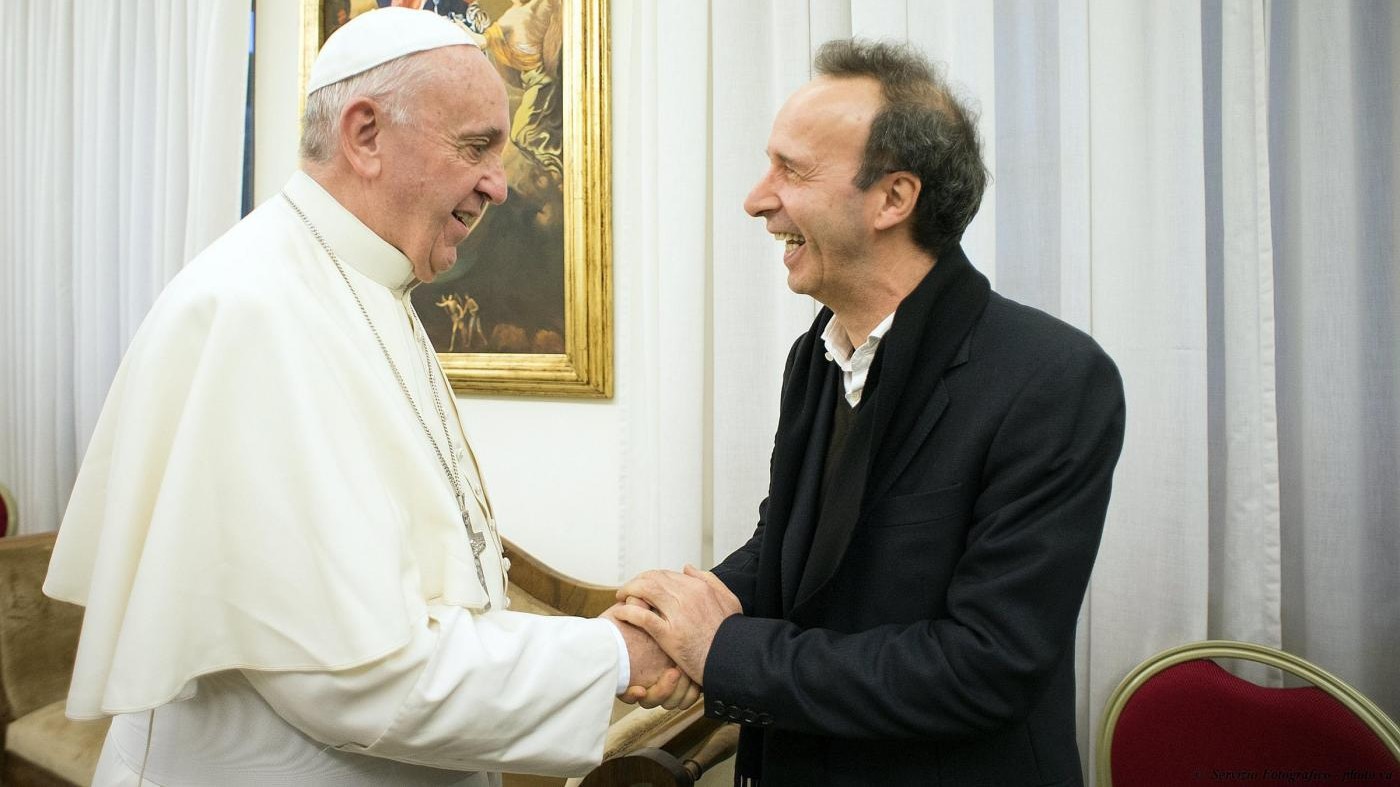 Benigni: Papa sta traghettando Chiesa verso il cristianesimo