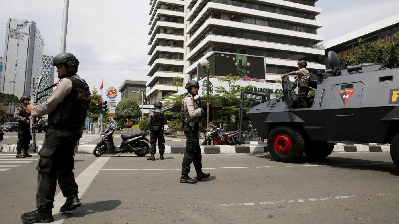 Indonesia, 3 arresti dopo attentato Giacarta. Allerta resta alta