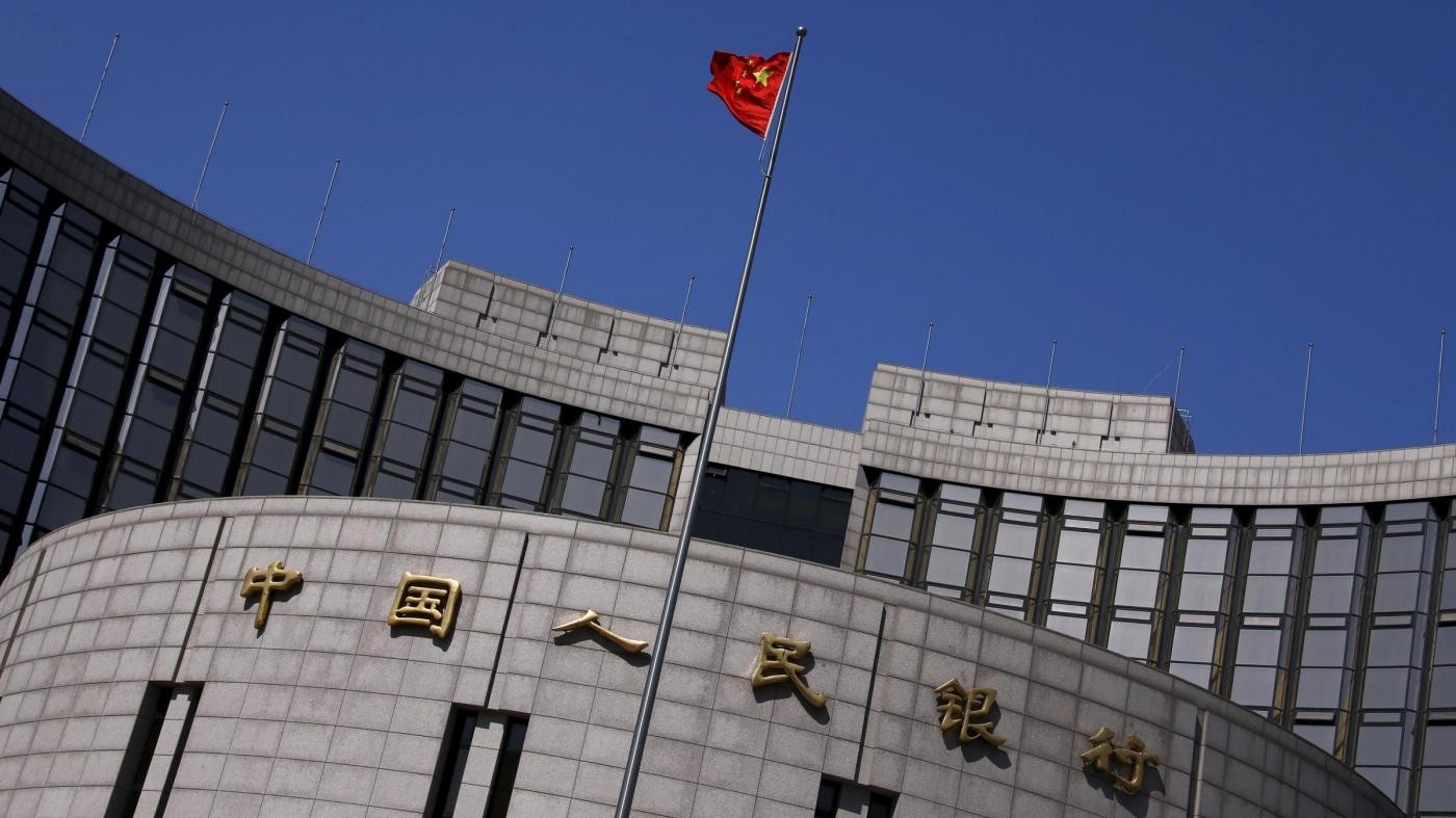 Cina, crescita rallenta al +6,9%, Piazza Affari tenta il rimbalzo