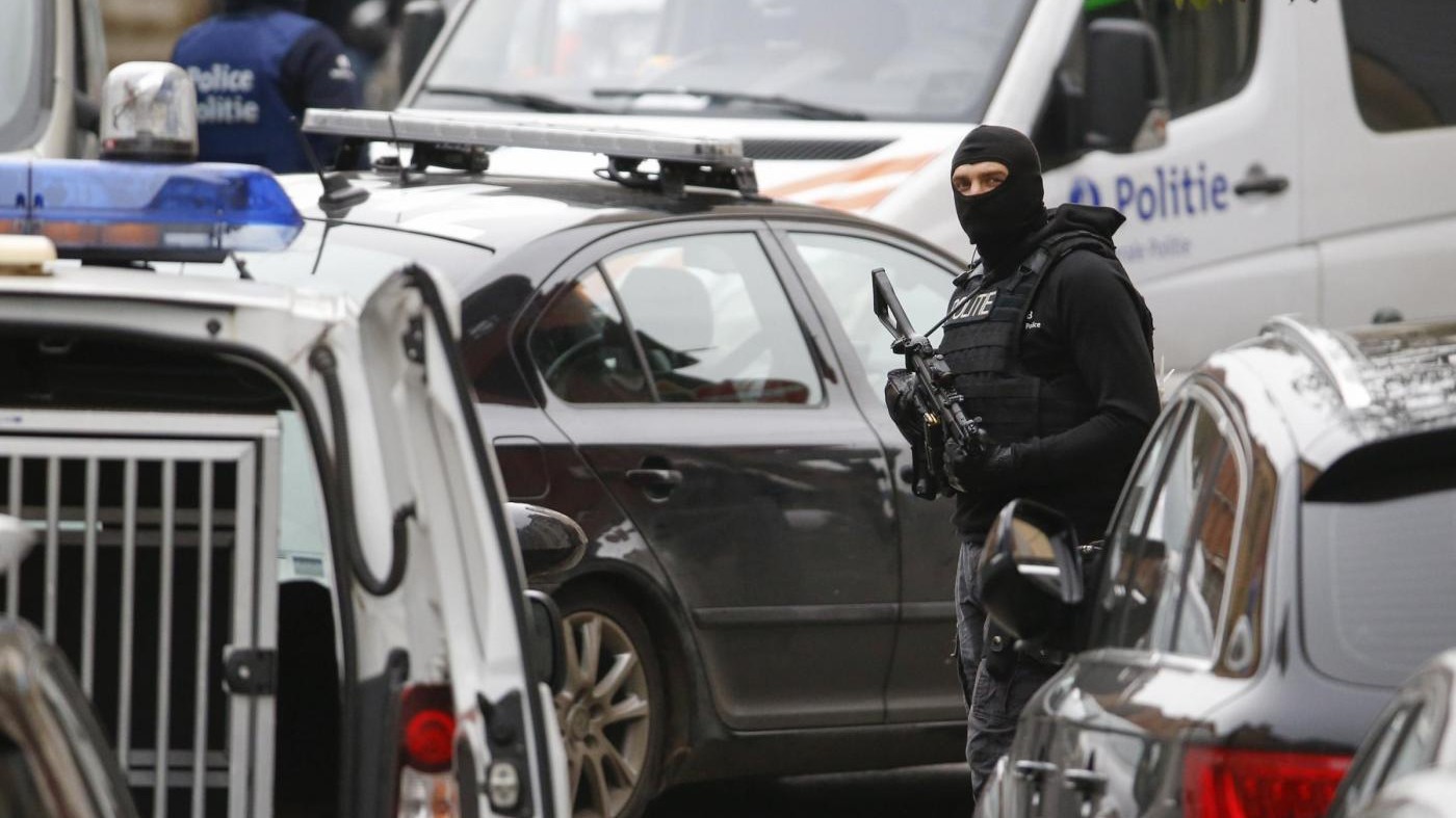 Strage Parigi, due arresti a Molenbeek: legati ad attentatori