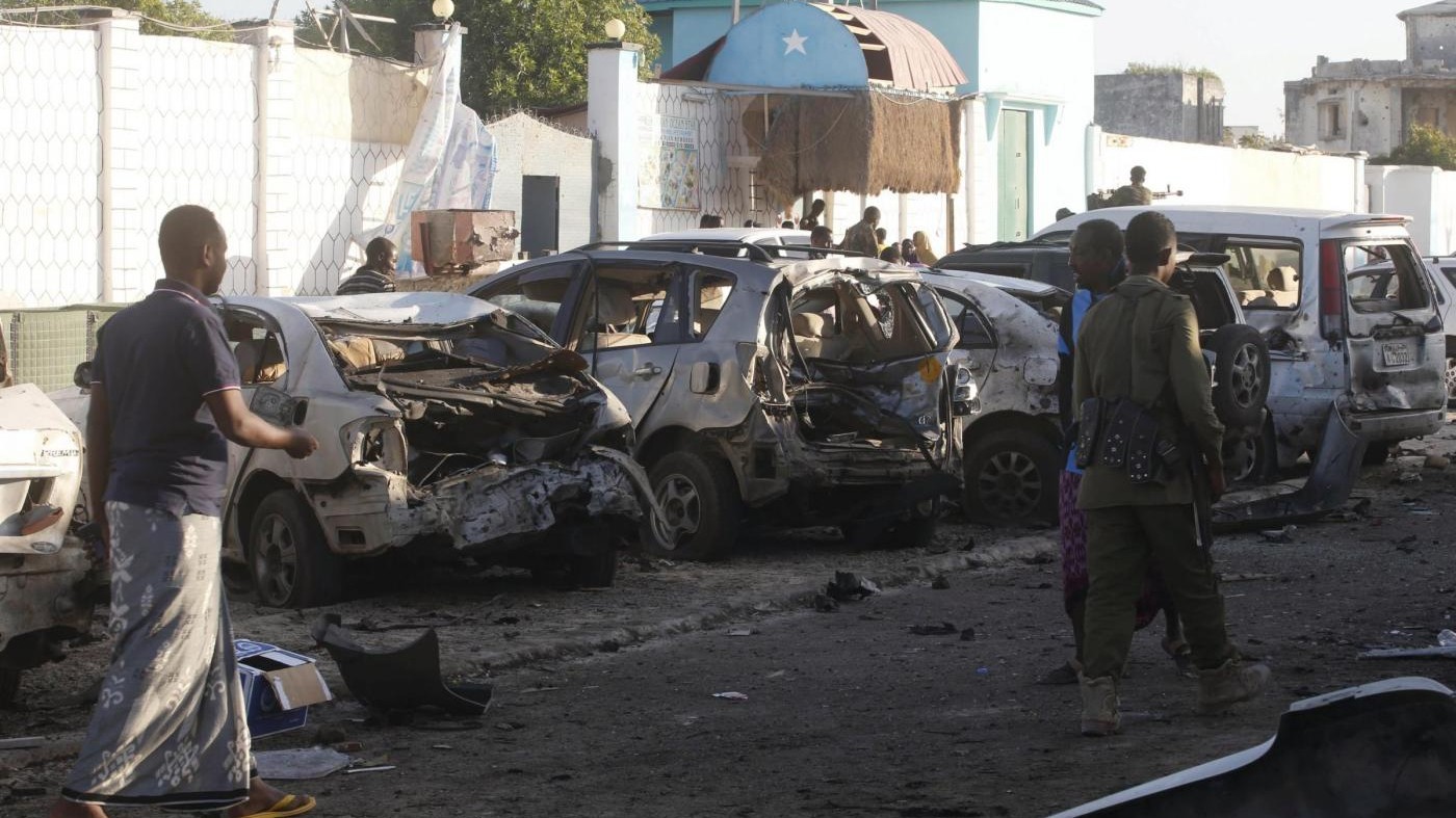 Somalia, attacco al-Shabaab in ristorante: 20 morti e 20 feriti