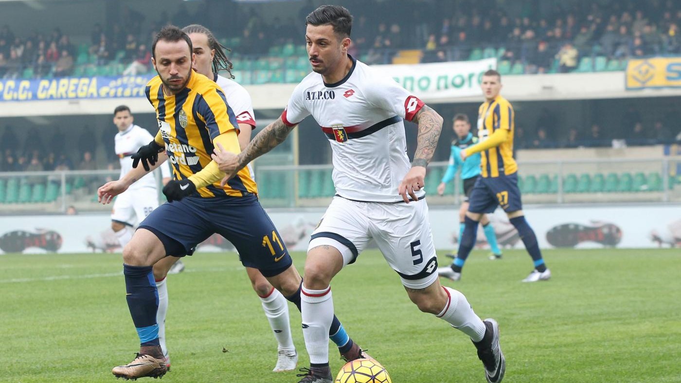 Serie A: Pazzini replica ad autogol Coppola, Verona-Genoa 1-1
