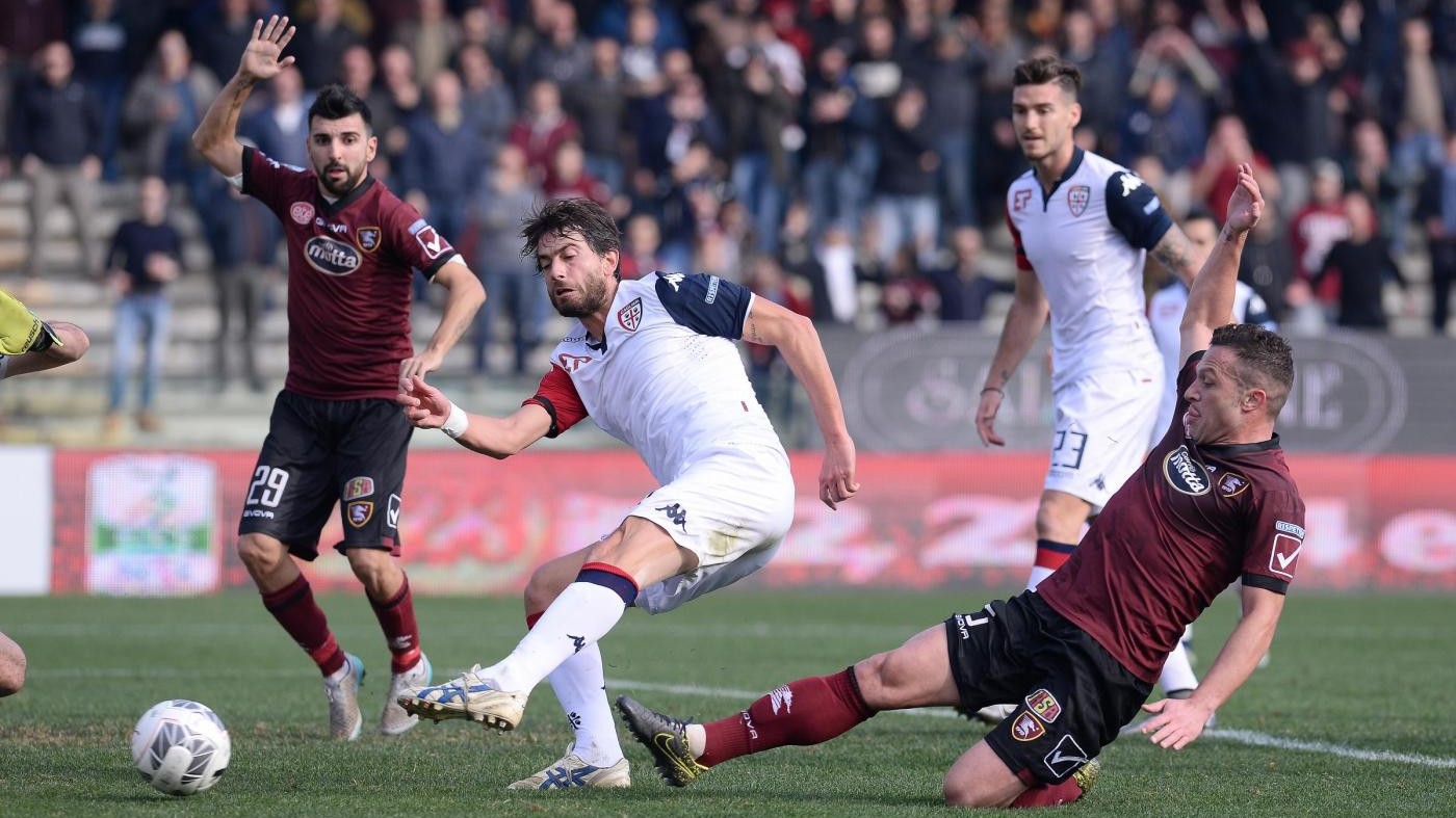 Cagliari di nuovo in testa, 2-0 alla Salernitana