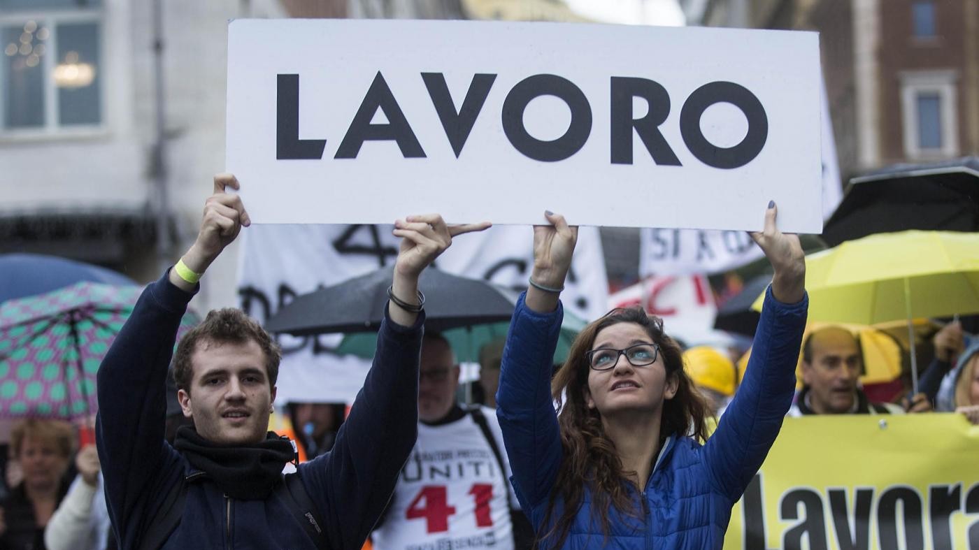 Lavoro, Istat: Nel terzo trimestre +42 mila occupati, disoccupazione cala a +11,7%