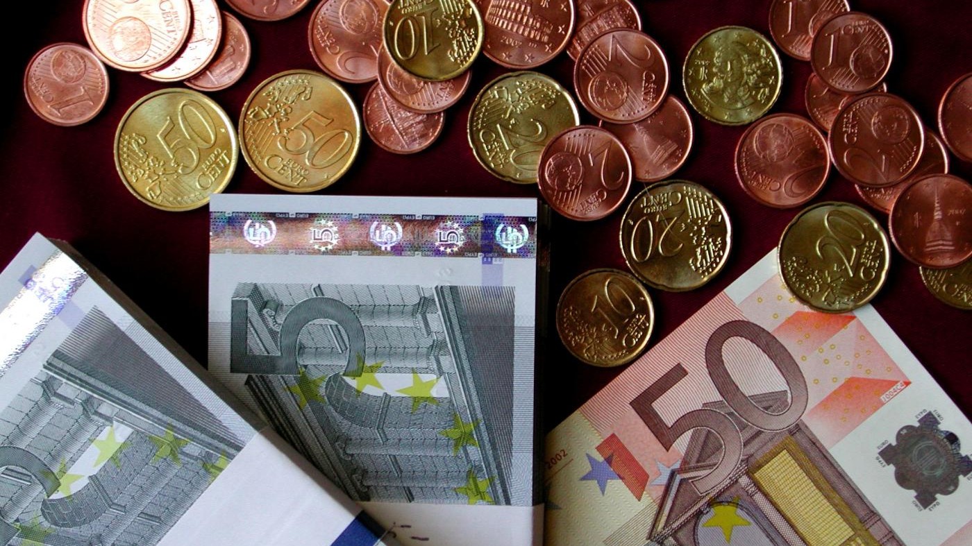 Energia, Authority: Da 2016 ribasso per bollette di elettricità (-1.2%) e gas (-3.3%)