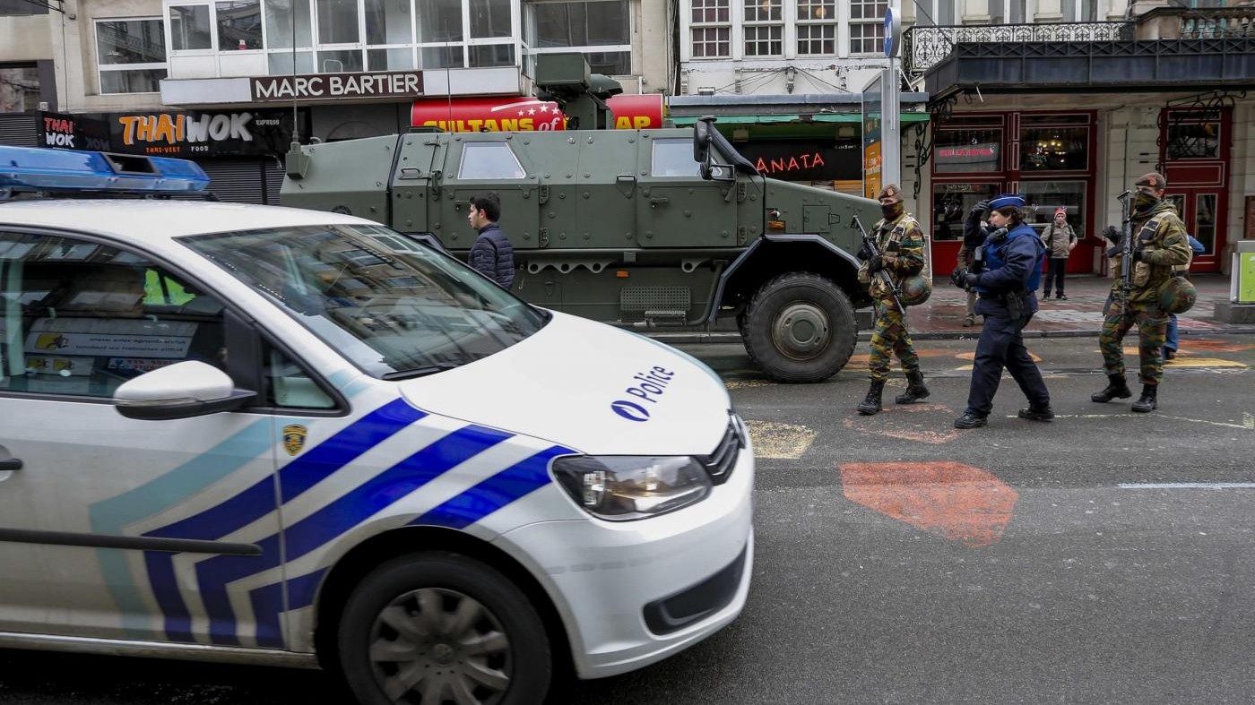 Terrorismo, a Bruxelles sei fermati: pianificavano attacco a Capodanno