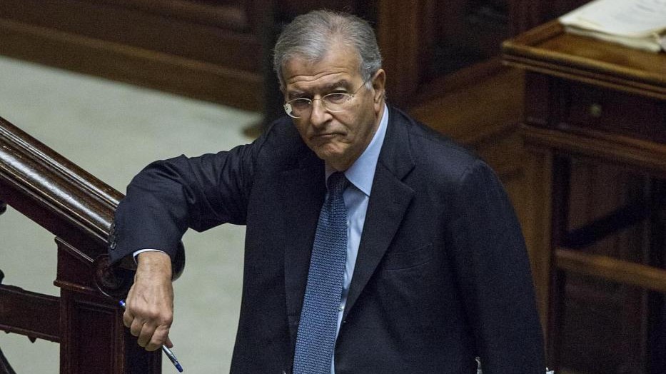 Unioni civili, Cicchitto: In Ncd piena libertà, ma Pd deve mediare