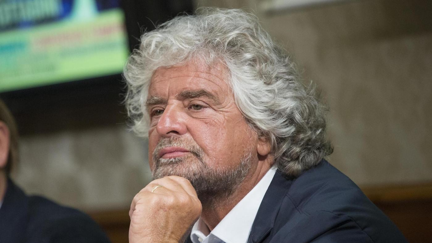 M5S, ideologo Becchi lascia: Grillo ologramma, Movimento stampella Renzi