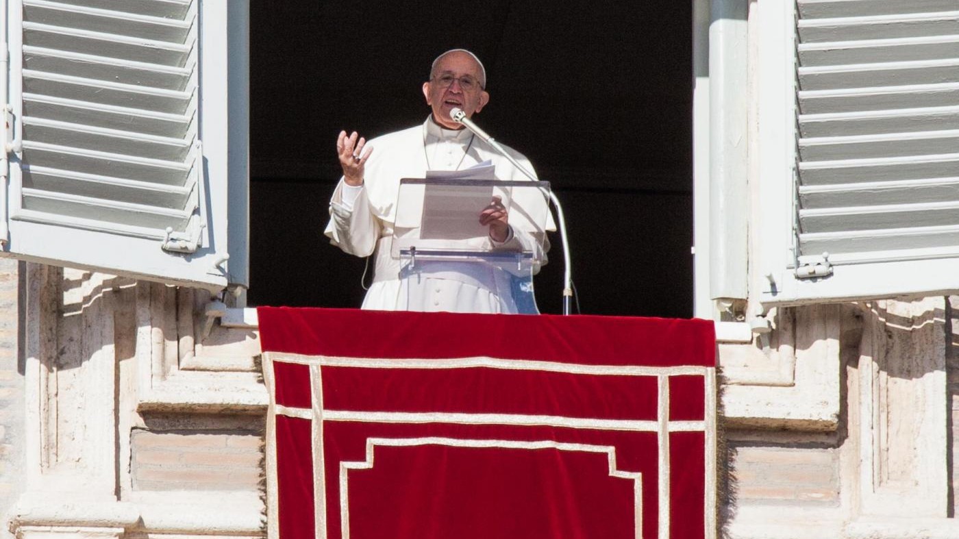 Vaticano, 5mila migranti a San Pietro per l’Angelus del Papa