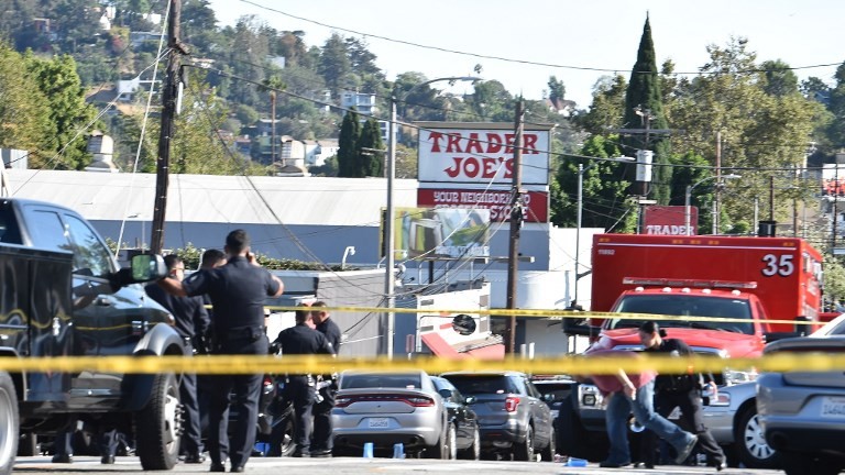Usa, barricato nel market di Hollywood uccide una donna: bloccato