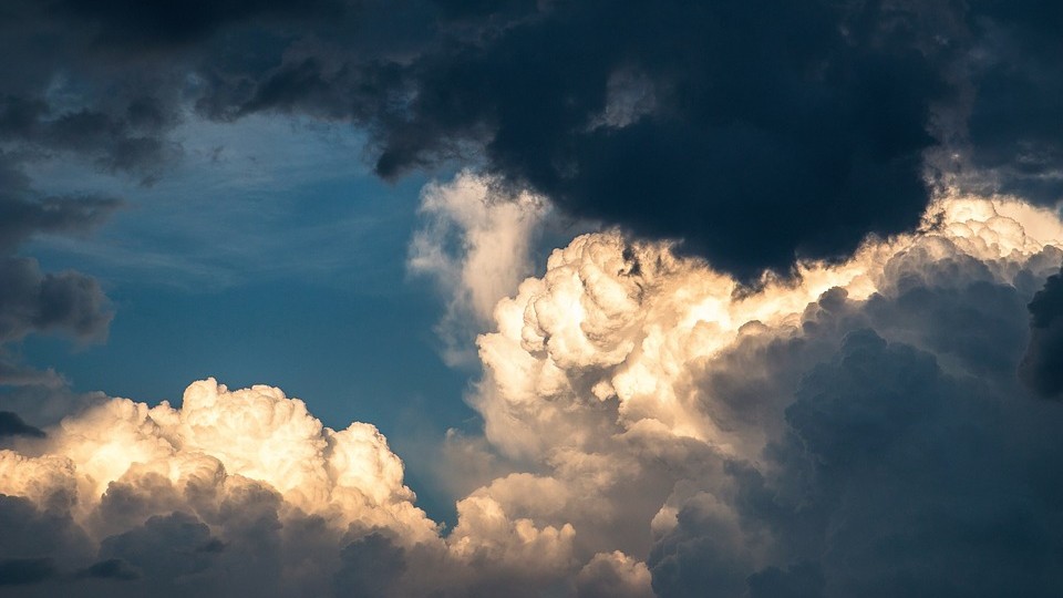 Cielo tra sole e nuvole, poi arrivano i temporali: il meteo del 22 e 23 luglio