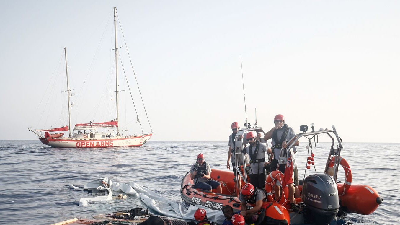 Migranti, appello del Papa: “Basta tragedie”. Open Arms non denuncia Italia
