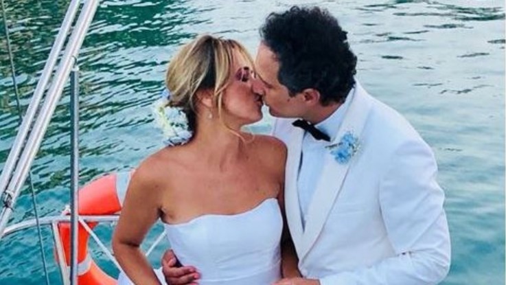 Claudio Santamaria e Francesca Barra sposi: romantiche nozze in riva al mare