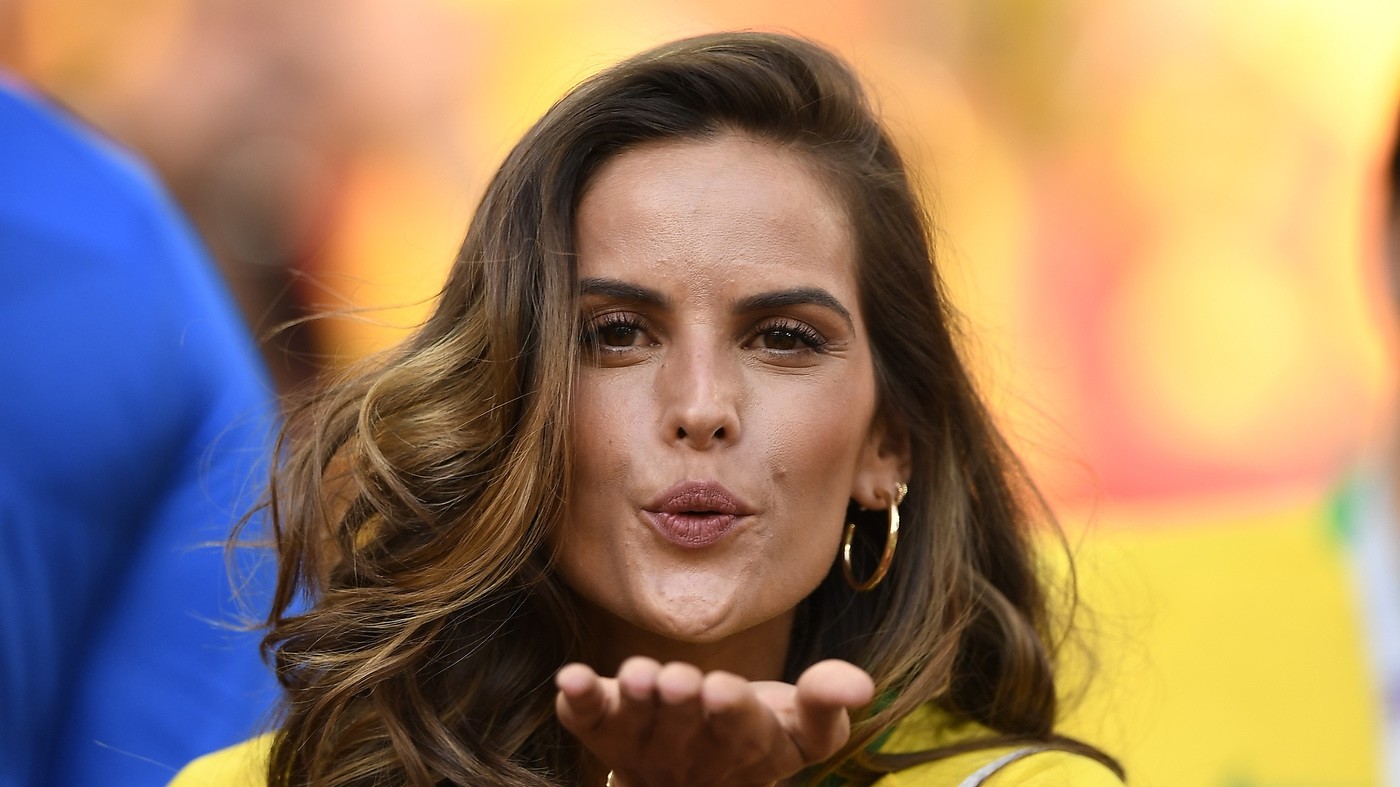 Russia 2018, sugli spalti c’è Izabel Goulart: la supermodella tifa il suo Brasile