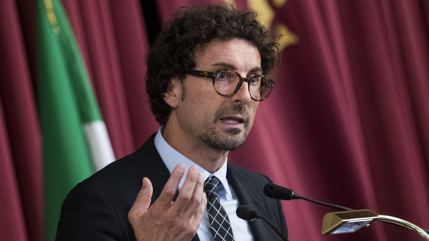 Toninelli azzera i vertici di Ferrovie dello Stato: “Chiudere con passato”