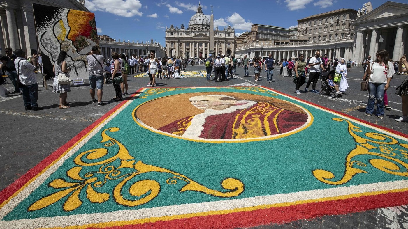 San Pietro e Paolo, l’infiorata per i patroni di Roma