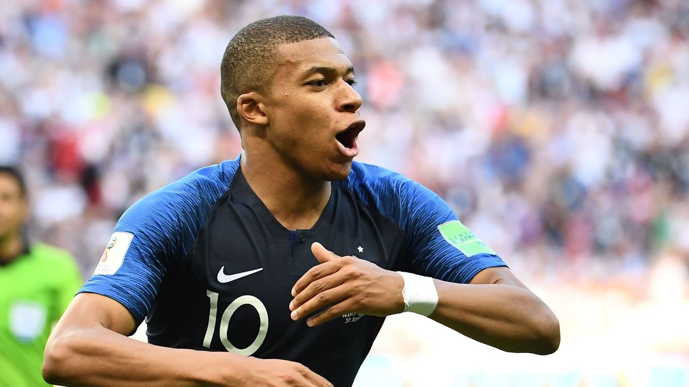 Mondiali 2018, Mbappé entra nella storia: solo Pelè meglio di lui