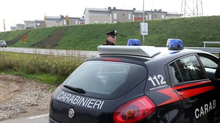 Spari nel Vicentino, uomo ucciso in auto. Il killer scappa e poi si toglie la vita