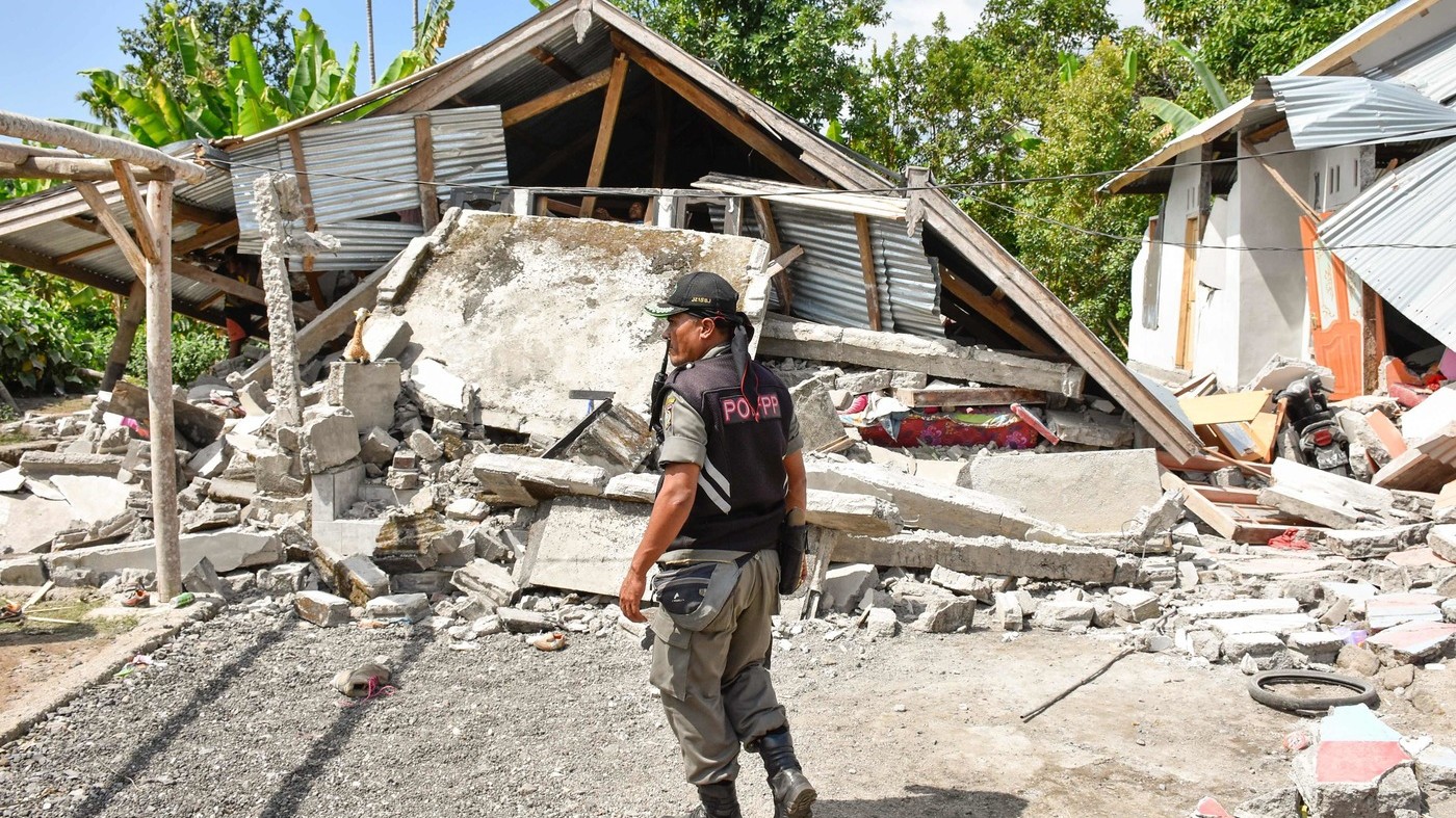 Indonesia, terremoto di magnitudo 6.4 a Lombok: almeno 14 morti