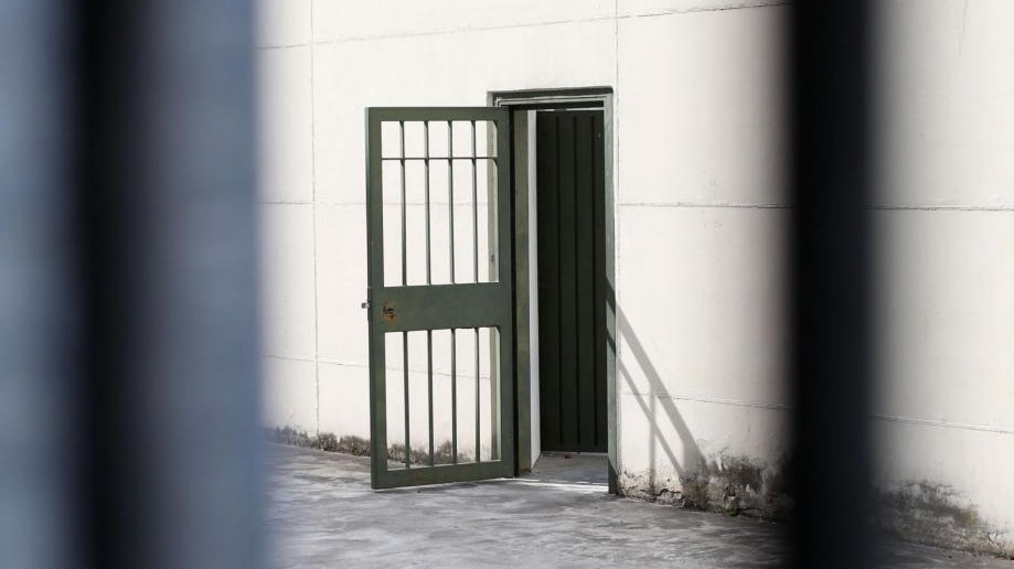 Carceri, detenuti stranieri in calo. Antigone: “Patto di inclusione paga”
