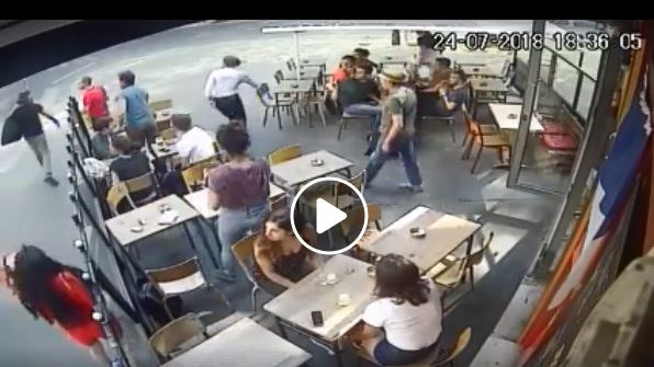 Francia, molestatore schiaffeggia 22enne: video-denuncia diventa virale