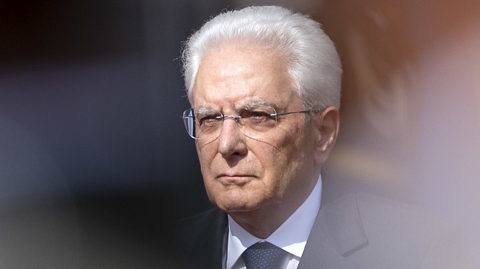 Attacco a Mattarella sui social: sospetti su troll creati in Russia