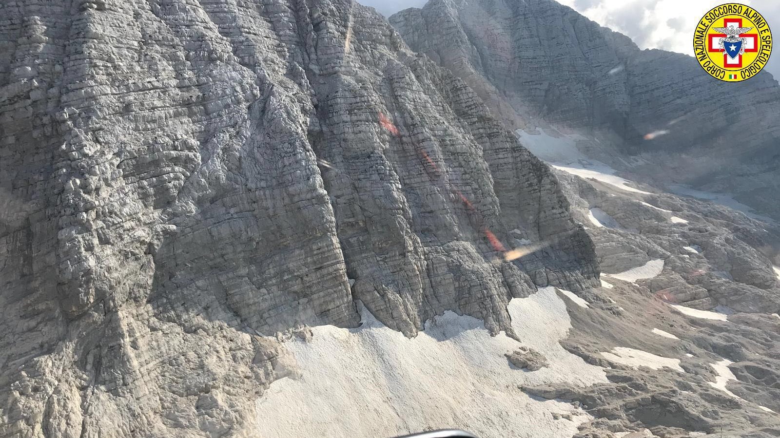 Monte Canin, speleologo bloccato in una grotta a 200 metri di profondità