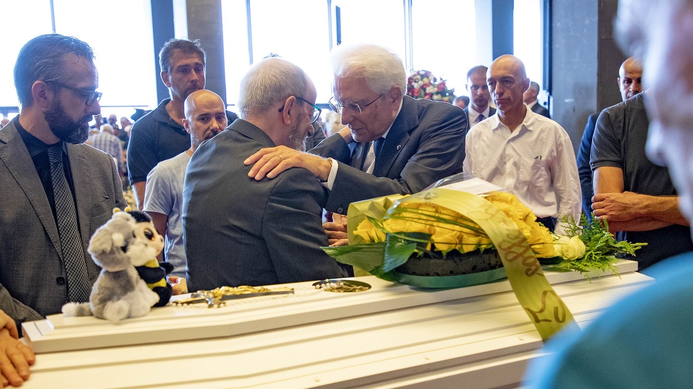 Ponte Morandi Mattarella La Samp E Il Genoa Lacrime Ai Funerali